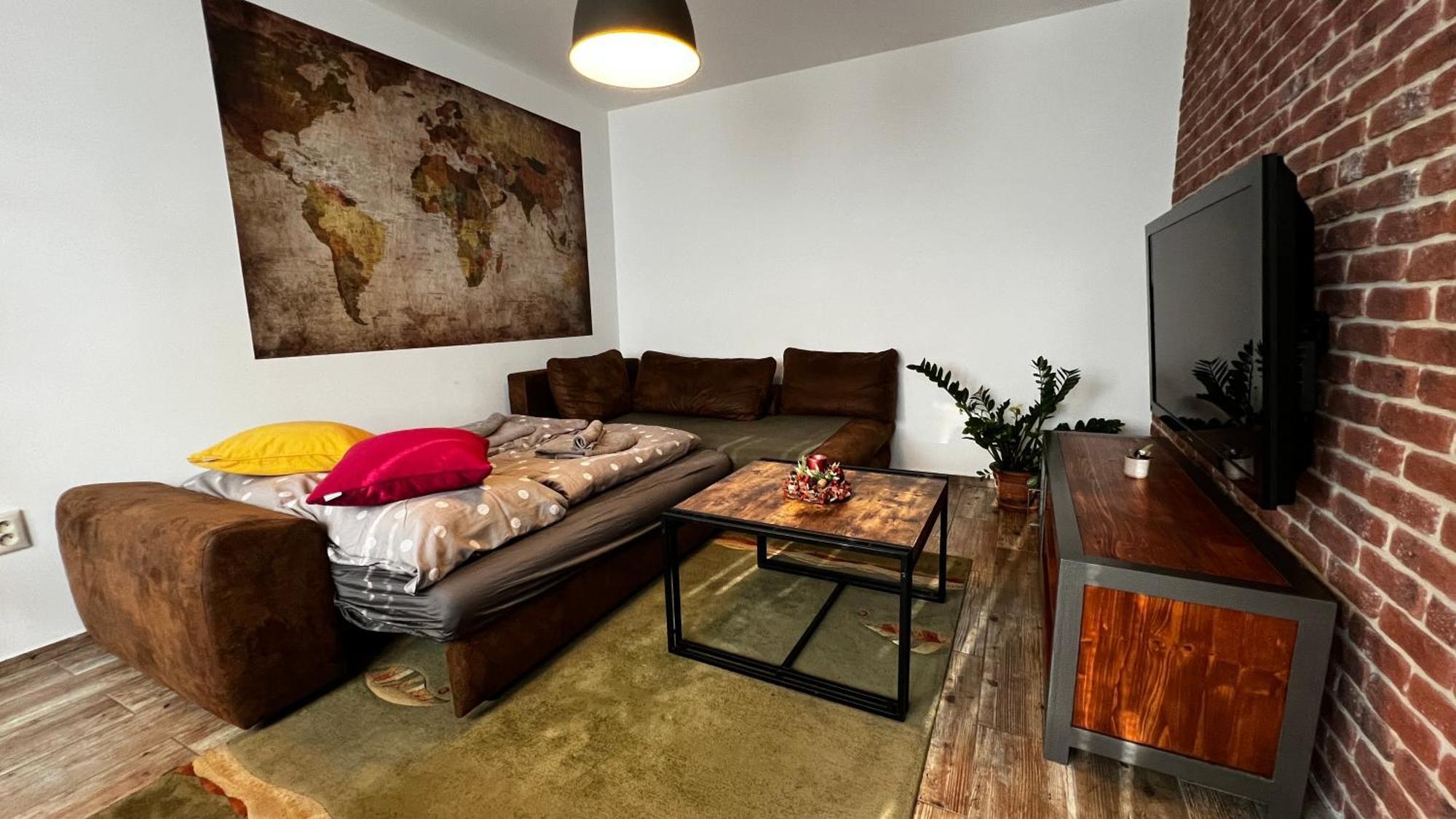 Industrial Apartment I 24Hr Self Check-In I Free Parking & Coffee Banská Bystrica Exterior foto